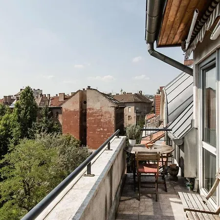 Penthouse By The Danube * Budapesta